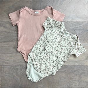 Short sleeve onesies - 3-6 months. Run small, may fit 0-3 months. Set of 2